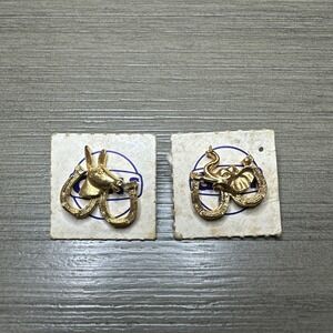 1968 Gulf Oil Gas Promo Double Horseshoe Elephant & Donkey Political Pins